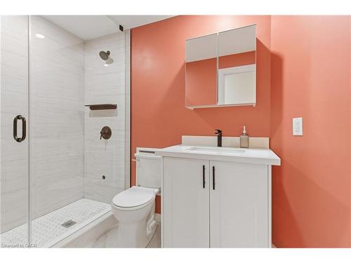 273 Robert Street, Hamilton, ON - Indoor Photo Showing Bathroom
