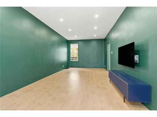 273 Robert Street, Hamilton, ON - Indoor Photo Showing Other Room
