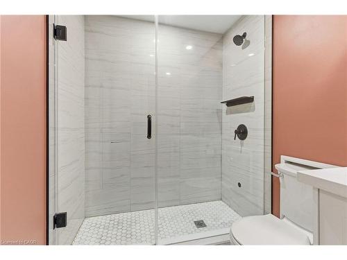 273 Robert Street, Hamilton, ON - Indoor Photo Showing Bathroom