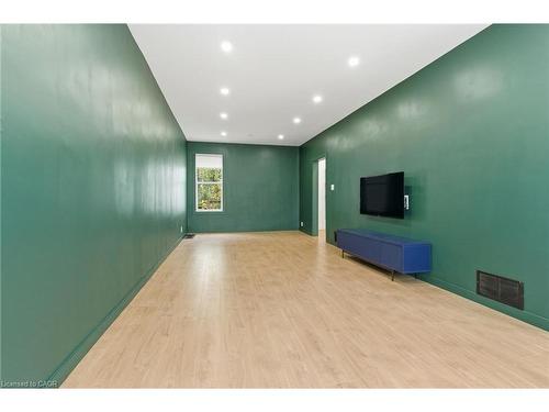 273 Robert Street, Hamilton, ON - Indoor Photo Showing Other Room