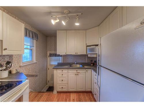 78 Dudhope Avenue, Cambridge, ON - Indoor Photo Showing Kitchen