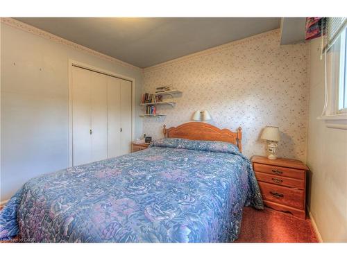 78 Dudhope Avenue, Cambridge, ON - Indoor Photo Showing Bedroom