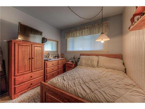 78 Dudhope Avenue, Cambridge, ON - Indoor Photo Showing Bedroom