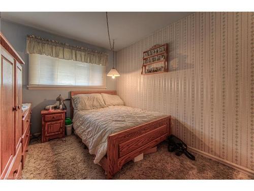 78 Dudhope Avenue, Cambridge, ON - Indoor Photo Showing Bedroom