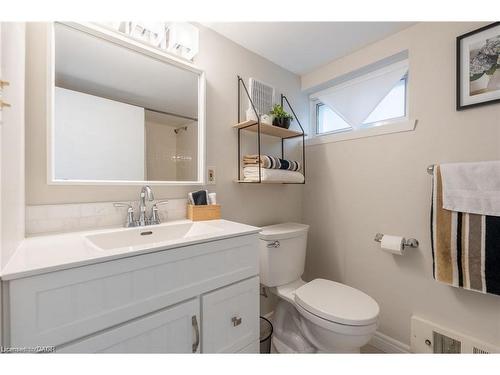 B-355 34Th Street, Hamilton, ON - Indoor Photo Showing Bathroom