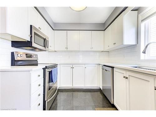 39 Karalee Crescent, Cambridge, ON - Indoor Photo Showing Kitchen