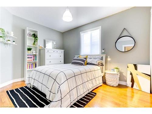 39 Karalee Crescent, Cambridge, ON - Indoor Photo Showing Bedroom