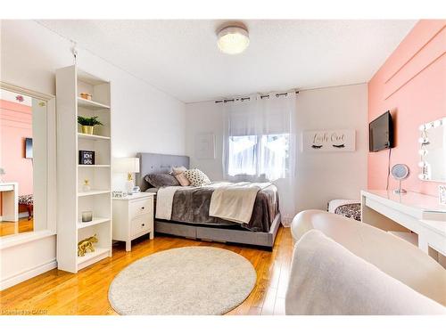 39 Karalee Crescent, Cambridge, ON - Indoor Photo Showing Bedroom