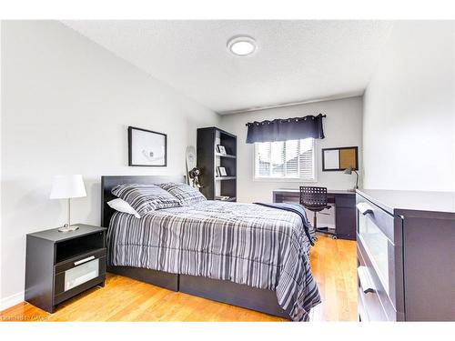 39 Karalee Crescent, Cambridge, ON - Indoor Photo Showing Bedroom