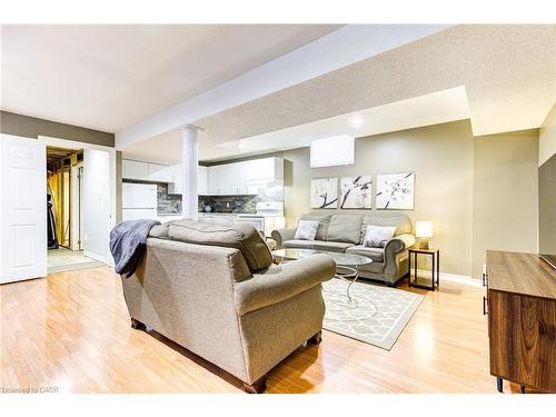 39 Karalee Crescent, Cambridge, ON - Indoor Photo Showing Living Room