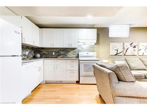 39 Karalee Crescent, Cambridge, ON - Indoor Photo Showing Kitchen