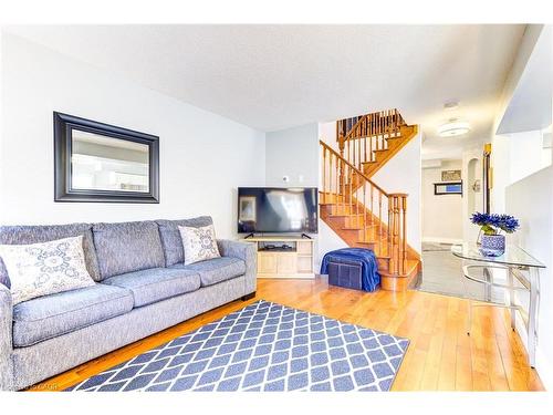 39 Karalee Crescent, Cambridge, ON - Indoor Photo Showing Living Room