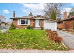 58 Selkirk Drive  Kitchener, ON N2E 1N2