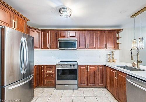 22 Jones Street, Hamilton, ON - Indoor Photo Showing Kitchen