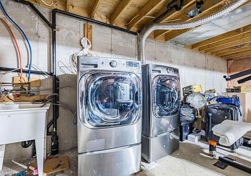 22 Jones Street, Hamilton, ON - Indoor Photo Showing Laundry Room