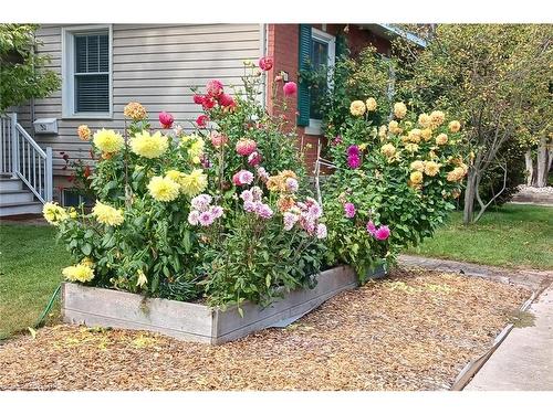 32 Matilda Street S, Dundas, ON - Outdoor