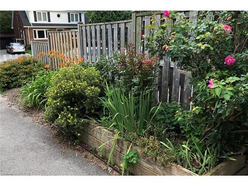 32 Matilda Street S, Dundas, ON - Outdoor