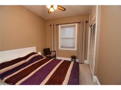 32 Matilda Street S, Dundas, ON - Indoor Photo Showing Bedroom