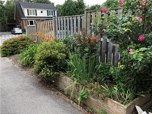 32 Matilda Street S, Dundas, ON - Outdoor