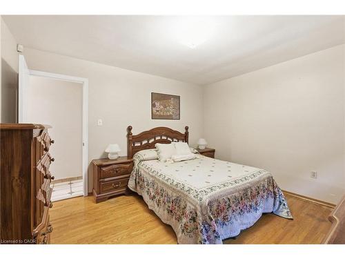 1894 Main Street E, Hamilton, ON - Indoor Photo Showing Bedroom