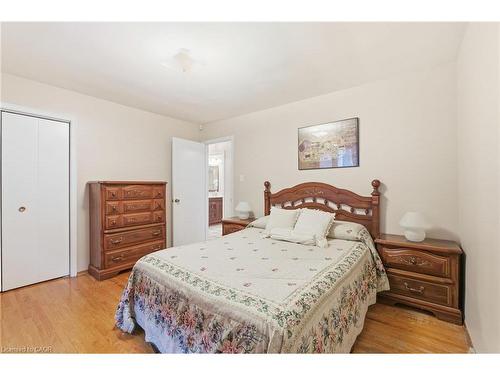 1894 Main Street E, Hamilton, ON - Indoor Photo Showing Bedroom