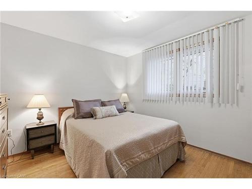 1894 Main Street E, Hamilton, ON - Indoor Photo Showing Bedroom