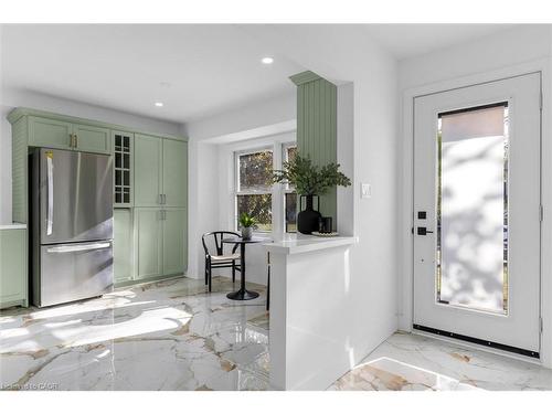 39 Grandfield Street, Hamilton, ON - Indoor Photo Showing Other Room