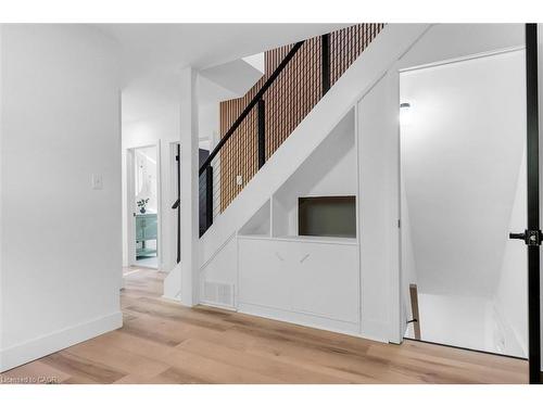 39 Grandfield Street, Hamilton, ON - Indoor Photo Showing Other Room