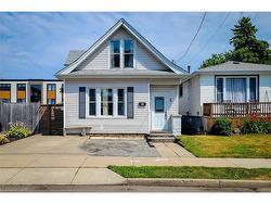 3 East 33rd Street  Hamilton, ON L8V 3S9