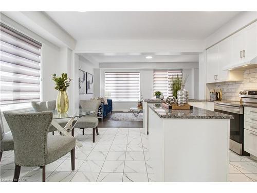 49 Malcolm Crescent, Haldimand, ON - Indoor Photo Showing Other Room