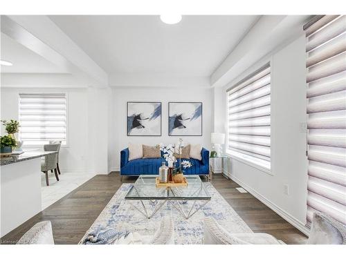 49 Malcolm Crescent, Haldimand, ON - Indoor Photo Showing Living Room