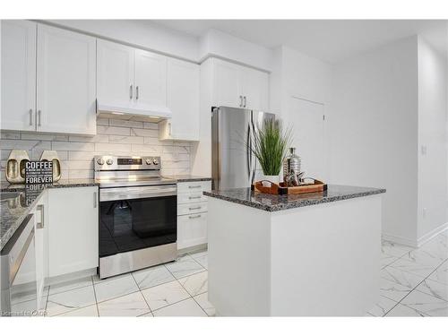 49 Malcolm Crescent, Haldimand, ON - Indoor Photo Showing Kitchen With Stainless Steel Kitchen With Upgraded Kitchen