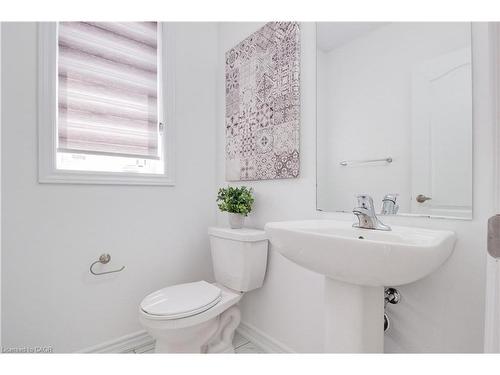 49 Malcolm Crescent, Haldimand, ON - Indoor Photo Showing Bathroom