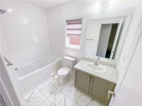 49 Malcolm Crescent, Haldimand, ON - Indoor Photo Showing Bathroom
