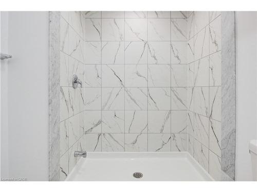 49 Malcolm Crescent, Haldimand, ON - Indoor Photo Showing Bathroom