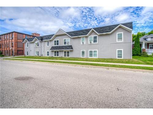 1123 Queenston Road  Cambridge, ON N3H 3L1