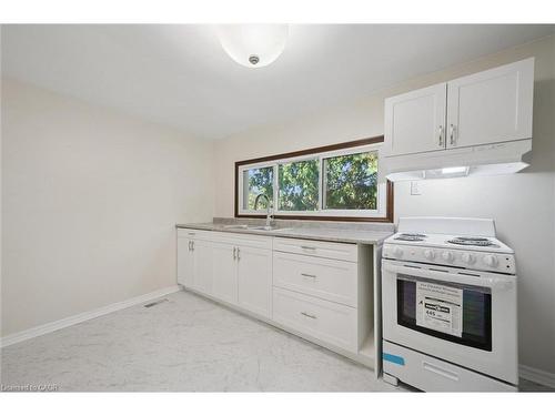 321 Vine Street, Cambridge, ON - Indoor Photo Showing Kitchen