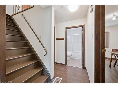 321 Vine Street, Cambridge, ON - Indoor Photo Showing Other Room