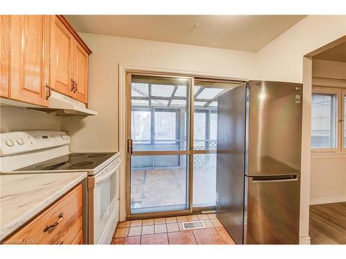 66 Charles Best Place, Kitchener, ON - Indoor Photo Showing Kitchen