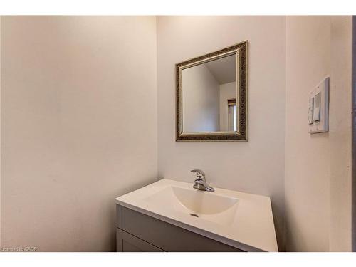 66 Charles Best Place, Kitchener, ON - Indoor Photo Showing Bathroom