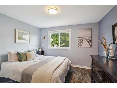 1923 Steepbank Crescent, Mississauga, ON - Indoor Photo Showing Bedroom