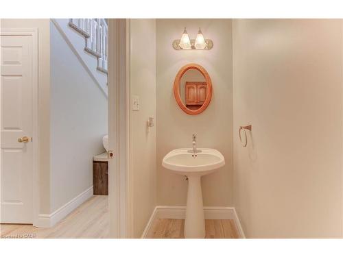 396 Otterbein Road, Kitchener, ON - Indoor Photo Showing Bathroom