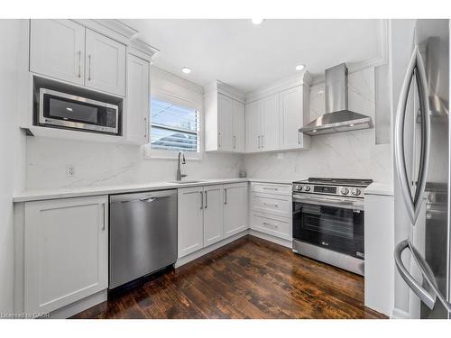 198 Homewood Avenue, Hamilton, ON - Indoor Photo Showing Kitchen With Upgraded Kitchen