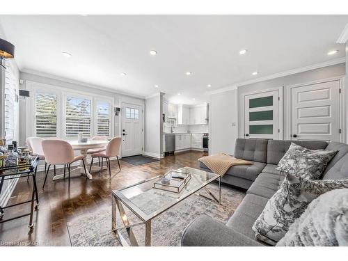 198 Homewood Avenue, Hamilton, ON - Indoor Photo Showing Living Room