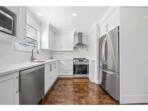 198 Homewood Avenue, Hamilton, ON - Indoor Photo Showing Kitchen With Upgraded Kitchen