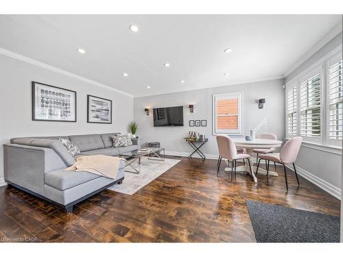198 Homewood Avenue, Hamilton, ON - Indoor Photo Showing Living Room