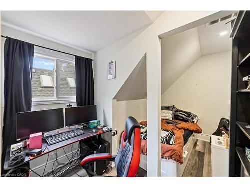 220 Caroline Street S, Hamilton, ON 