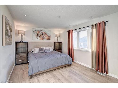 150 Holland Circle, Cambridge, ON - Indoor Photo Showing Bedroom