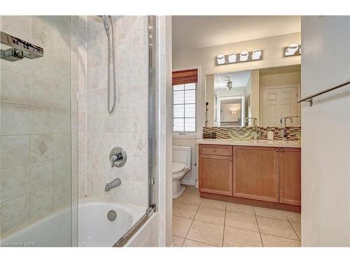 150 Holland Circle, Cambridge, ON - Indoor Photo Showing Bathroom