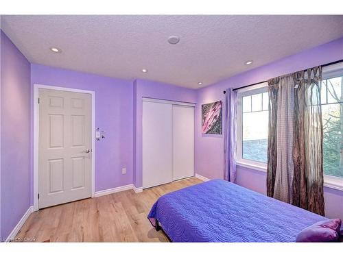 150 Holland Circle, Cambridge, ON - Indoor Photo Showing Bedroom